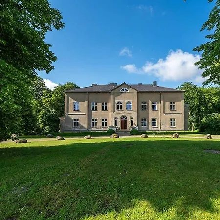Laaser Gutshaus Mit Idyllischem Park- Malerwohnung アパート Laase